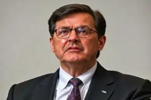 manter política desnecessariamente restritiva